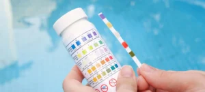 Augmenter le pH de sa piscine en 3 étapes