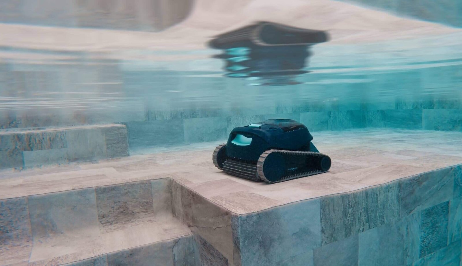 Dolphin Liberty 400 sous l'eau